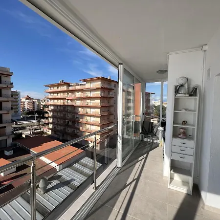 Front De 35 Apartment *